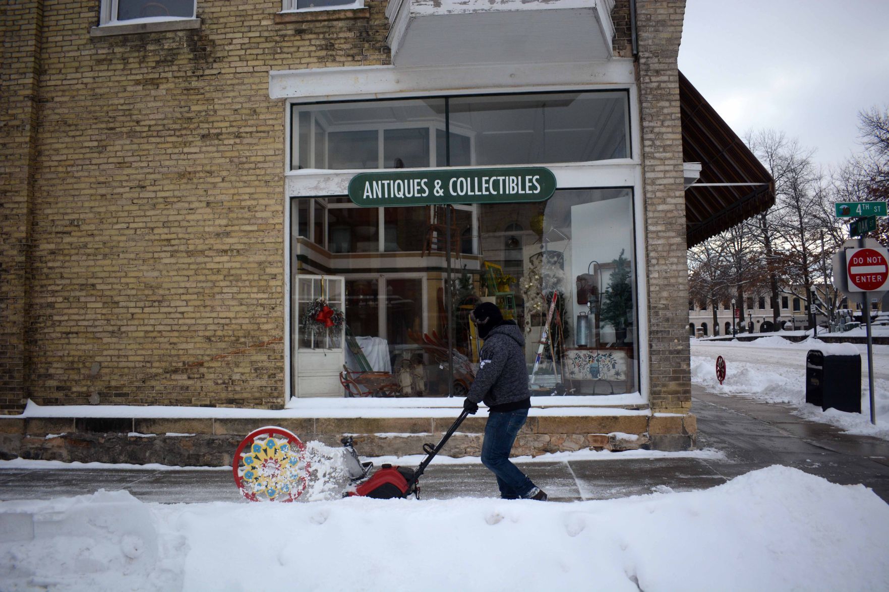 Snowstorm hits Baraboo, Jan. 23